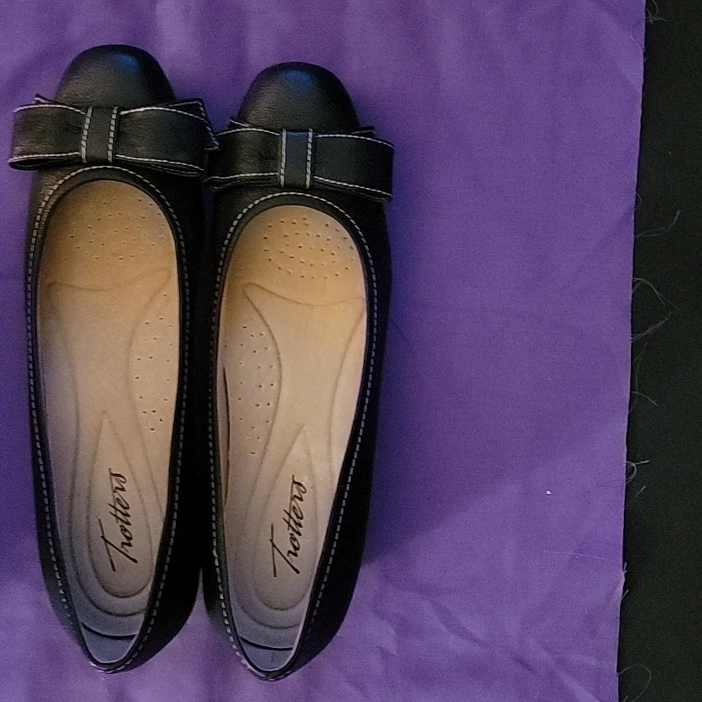 COPY - Trotters Black Leather Wedge